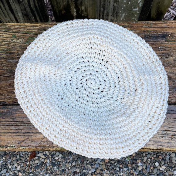 Vintage 1960’s cream knit madcaps beret style cap - Picture 3 of 7